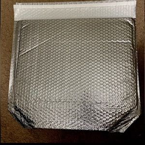 Lot of 15 - 18” x 17" Cool Foil Insulated Self-Sealing Bubble Mailers.